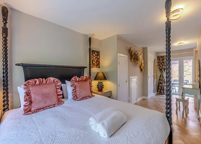 The House بيت للعطل