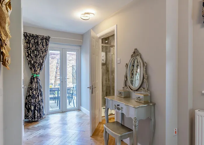 The House بيت للعطل سكرابورو