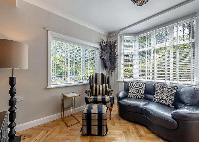 The House سكرابورو