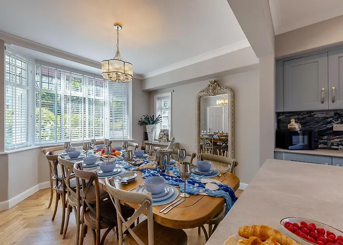 بيت للعطل The House