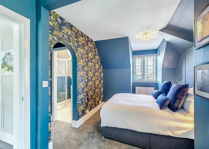 The House بيت للعطل